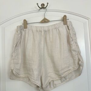 Aritzia Wilfred White Cream 100% Linen Flowy Shorts Size Medium Beach Boho Chic